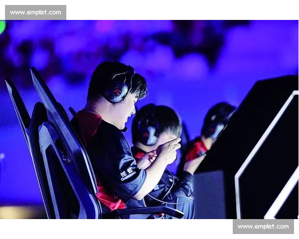 别只看光鲜一面，电竞选手用汗水浇灌梦想
